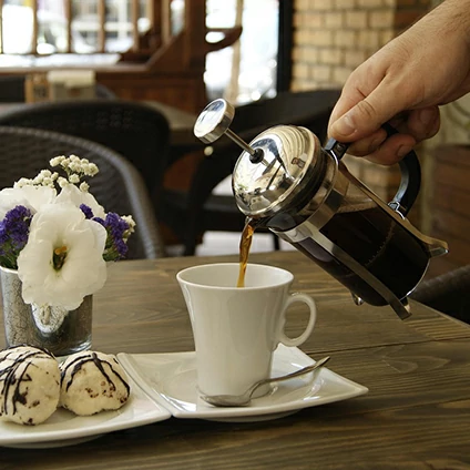 pour-over-vs-french-press-coffee